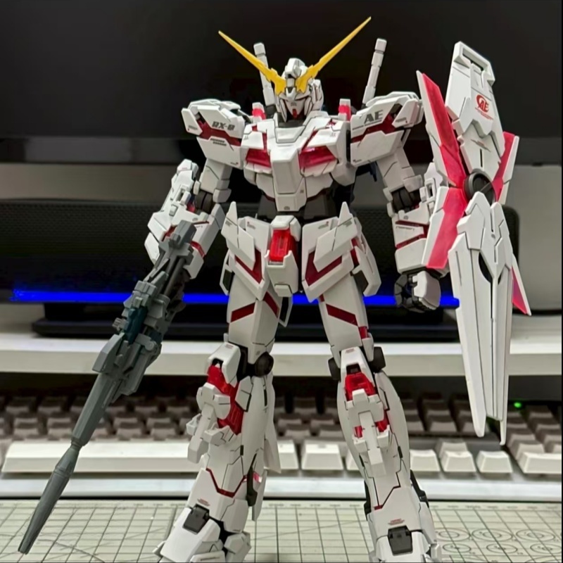 Bandai Gundam Rg - 組み立てモデル HG ユニコーン 1/144 ジム・スパルタク・マークメカ玩具装飾ギフトモデルアクションフィギュアアニメフィギュアコレクション